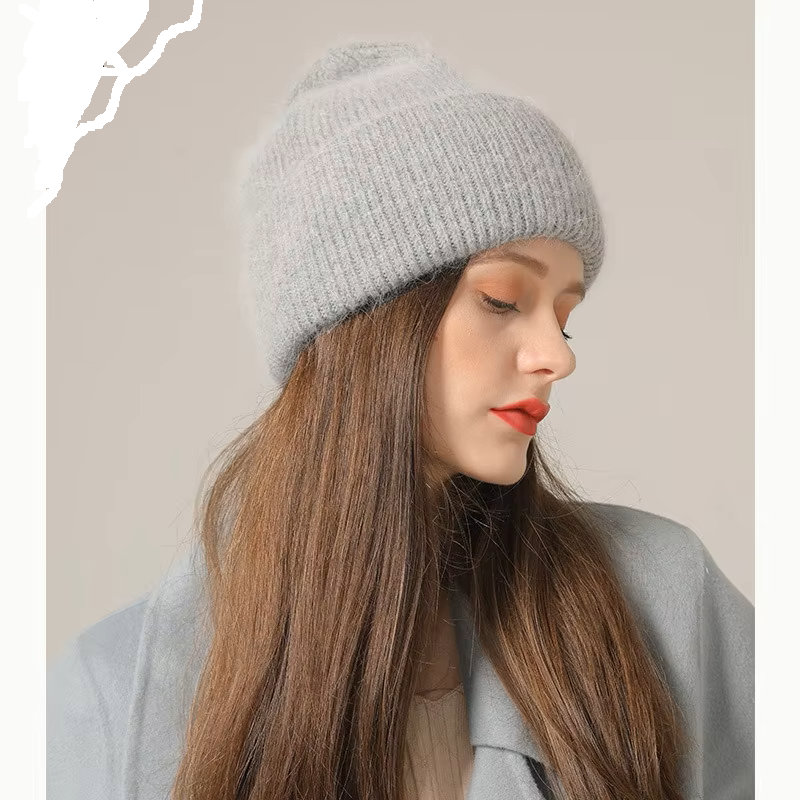 Bonnet Femme Ultra Doux - Chaleur et Élégance pour Affronter l’Hiver